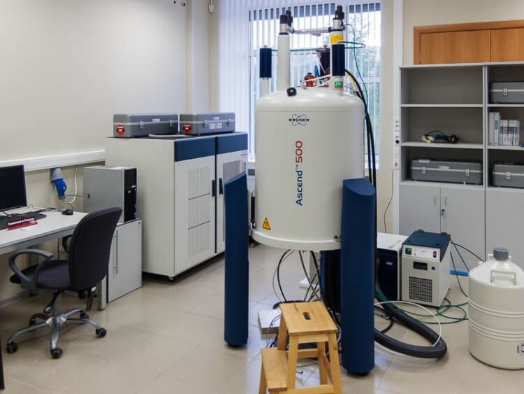 Espectroscopia de Ressonância Magnética Nuclear (NMR) para Identificação de Esteróides Anabolizantes